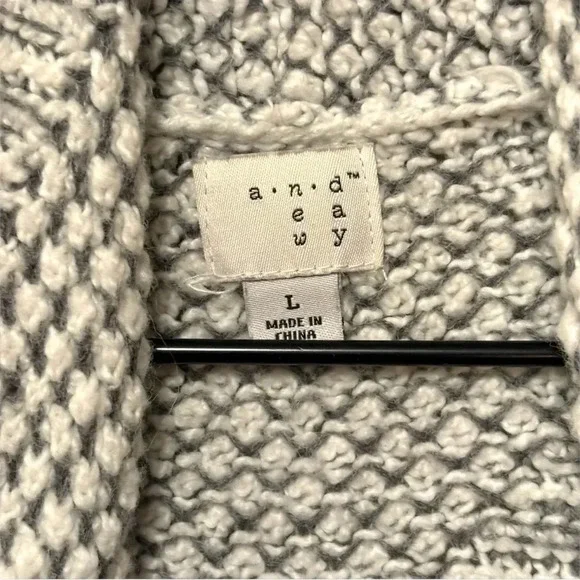 A New Day Cozy Gray and White Geometric Pattern Print Relaxed Fit Open Cardigan - Picture 9 of 16